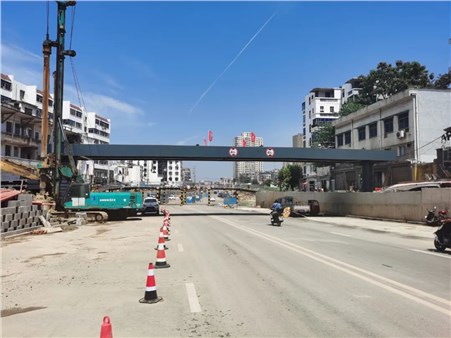 快看！一夜之間，岳陽(yáng)這里誕生一座新天橋！還有兩座也快了