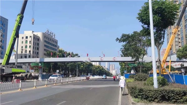 4天，架起兩座天橋！