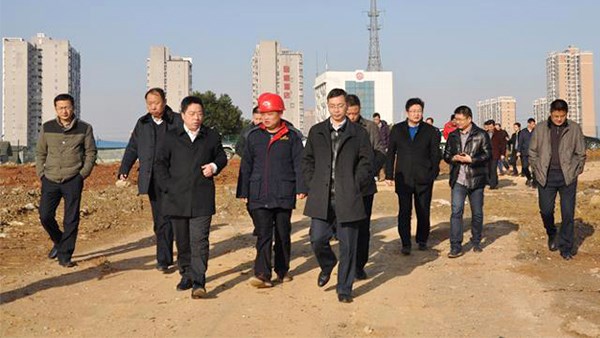 副市長陳恢清慰問臨湖公路施工人員