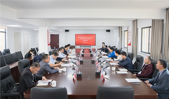 市精準醫(yī)學檢驗診療中心項目啟動會暨岳商大會簽約項目落地協(xié)調會召開